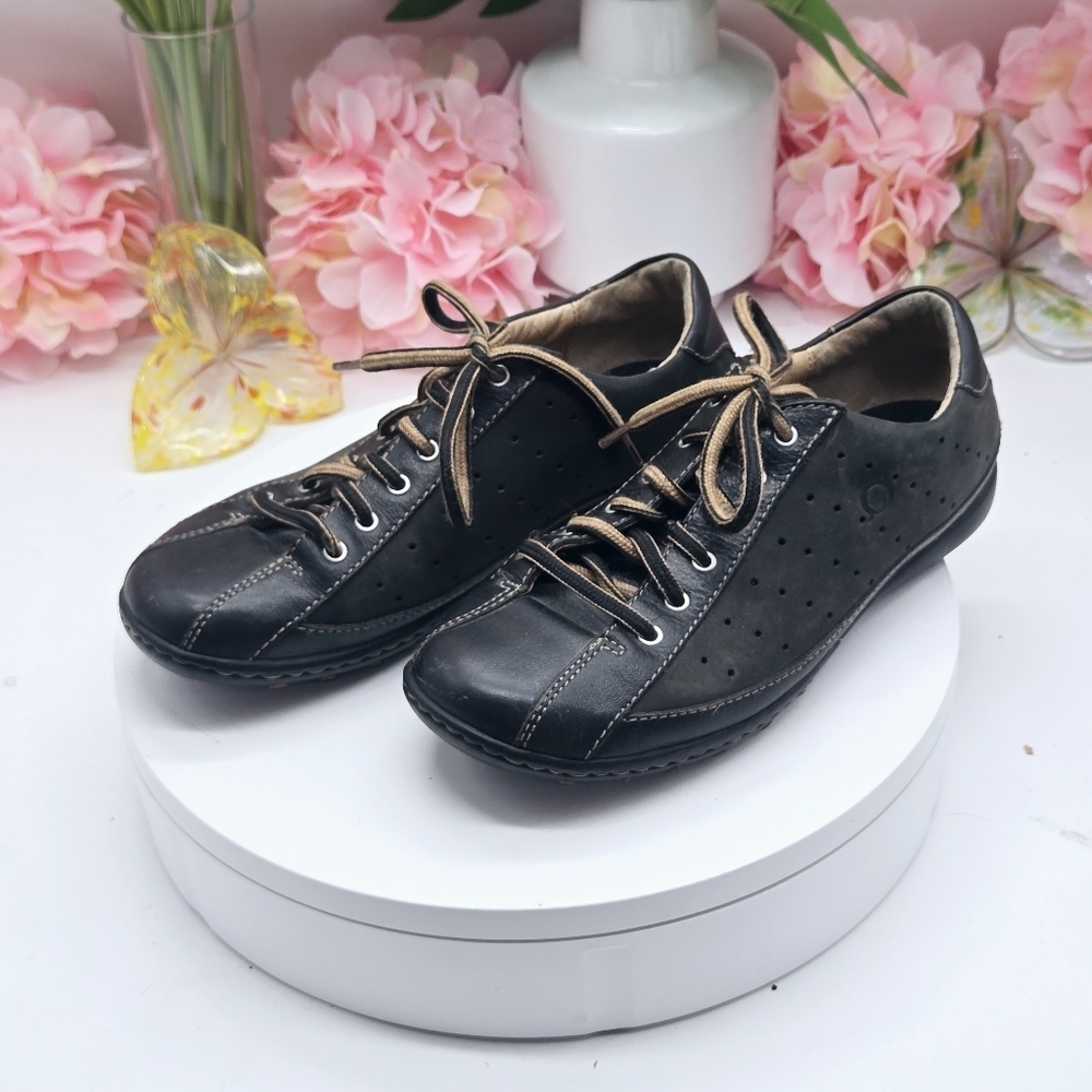 Born Women's Hawkeye - W0578 Black Leather Comfort Lace Up Sneakers Size